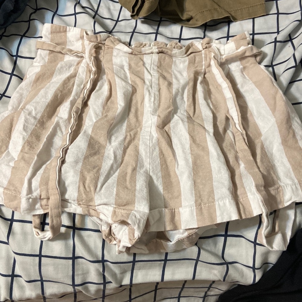 Papaya shorts